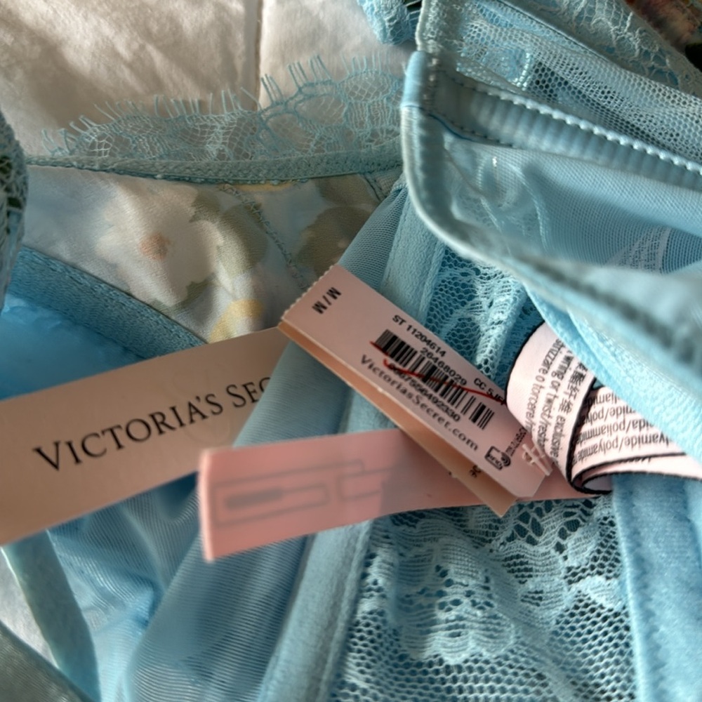 Victoria Secret Match Set - Picture 6 of 6